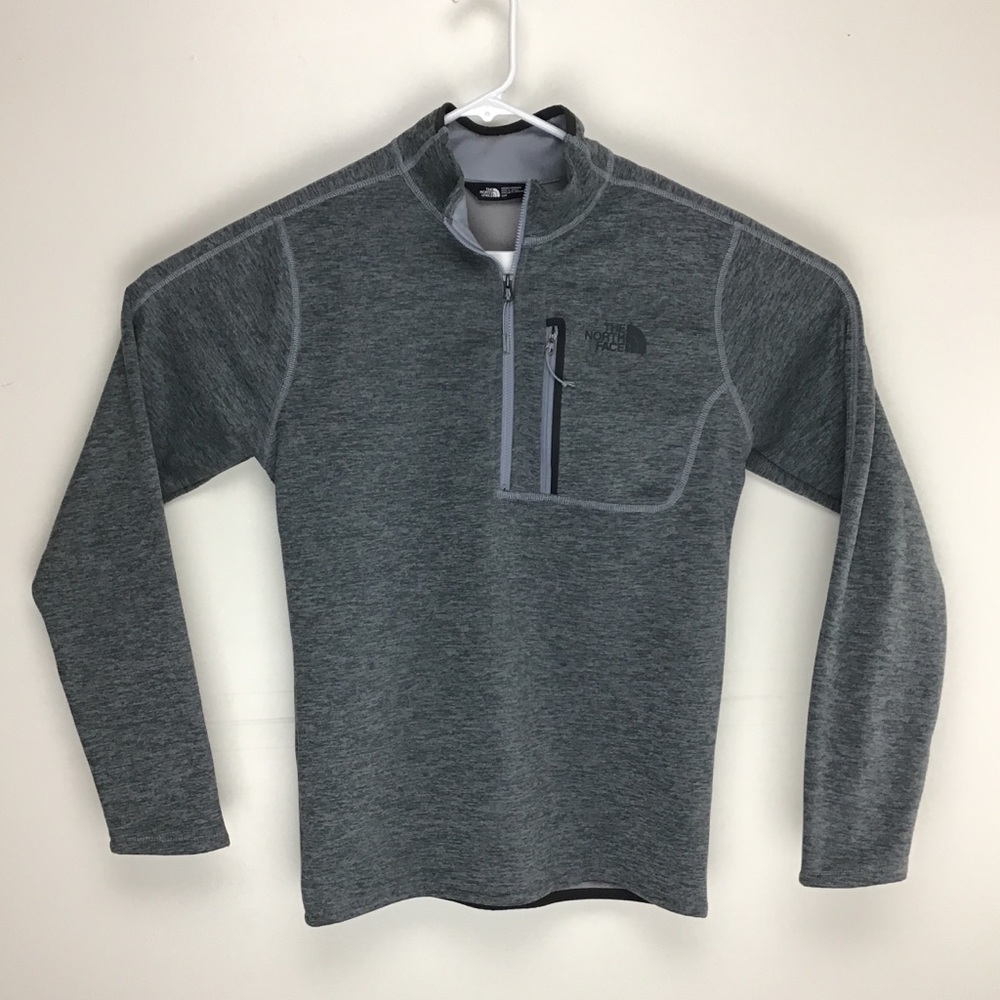 The North Face mens long sleeve half zip pullover jacket small